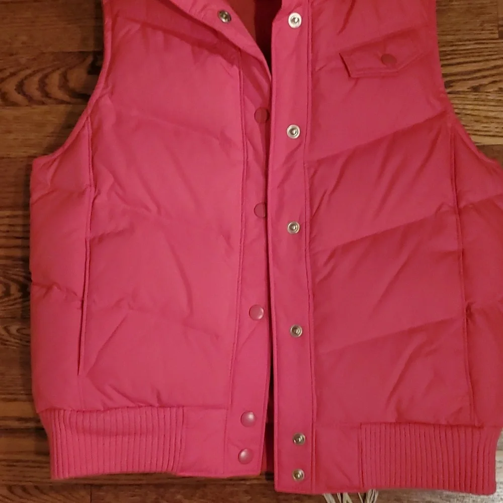 Gap Pink Puffer Vest - Picture 8 of 8